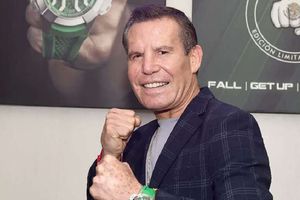 Julio César Chávez cobrará hasta 5 mil pesos por autógrafo en evento público