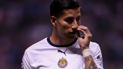 Fan de Chivas explotó contra Carlos Cisneros por falla ante Puebla: "Hijo de tu…"