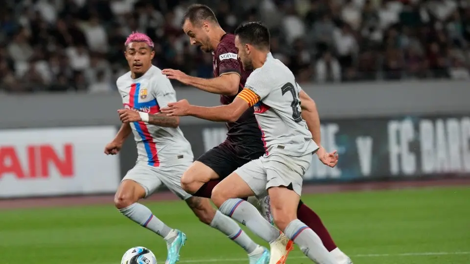 Julián Araujo debutó con el primer equipo del Barcelona en despedida de Iniesta ante el Vissel Kobe
