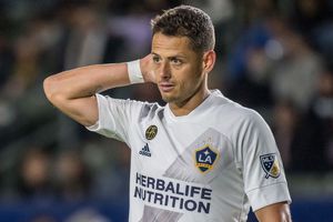 Chicharito y su pelea con los filtros: 'Los quiero quitar y no sé cómo chingad… madre'