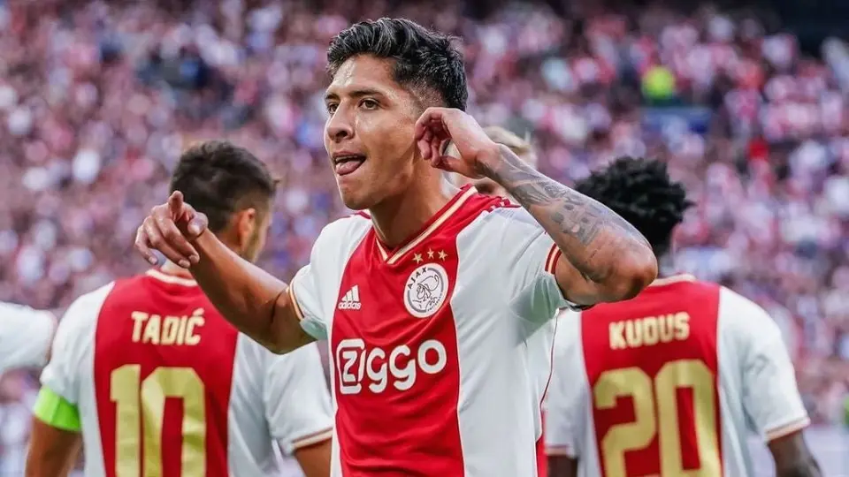 Ruud Van Nistelrooy se deshace en elogios hacia Edson Álvarez: 'El mejor del Ajax'