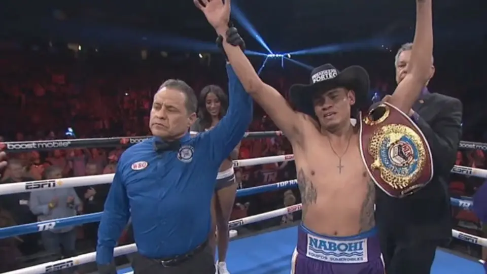 Emanuel "Vaquero" Navarrete venció a Liam Wilson y se convirtió en Tricampeón Mundial