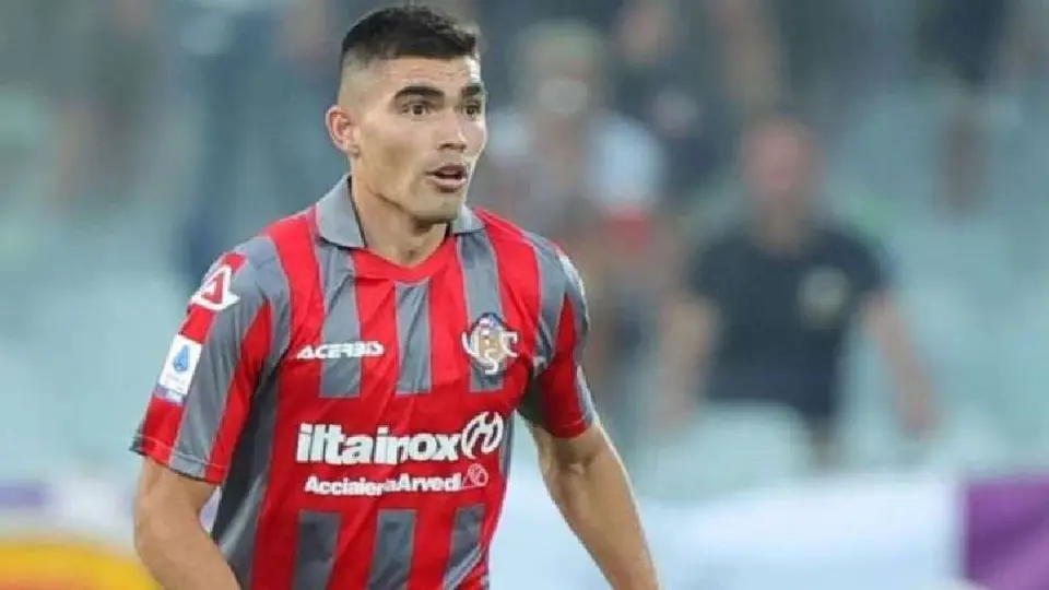 Johan Vásquez consuma su segundo descenso de Serie A ahora con el Cremonese