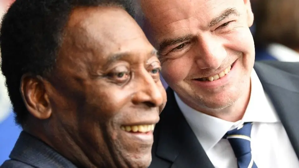 Pelé: Gianni Infantino, presidente de la FIFA, llega al funeral del astro brasileño