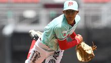 Humberto Cruz hace historia con los Diablos Rojos del México al ser el lanzador abridor con 16 años
