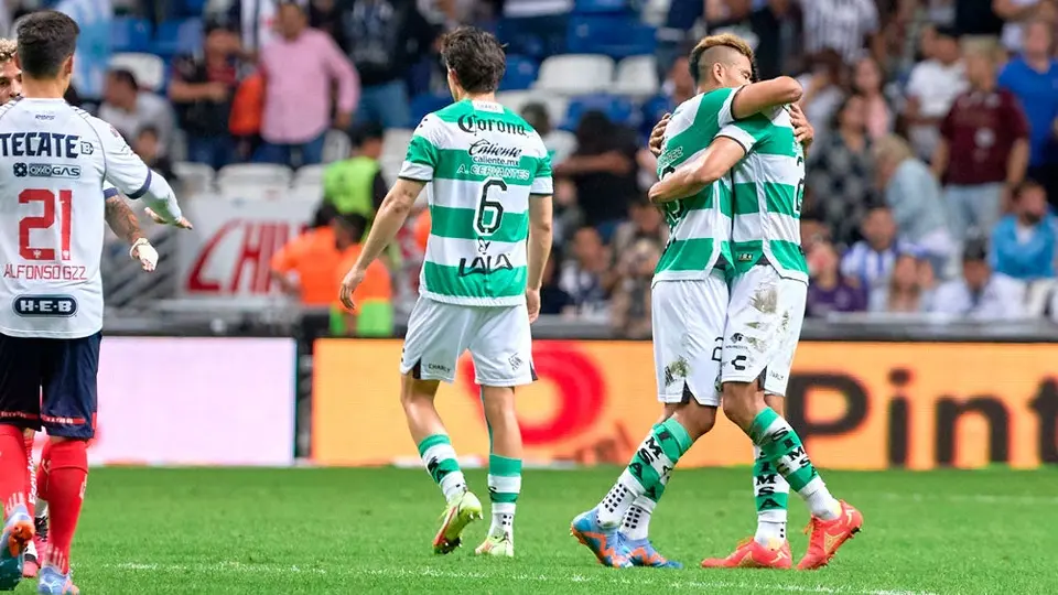 Santos firmó histórica remontada en el Gigante de Acero ante Rayados