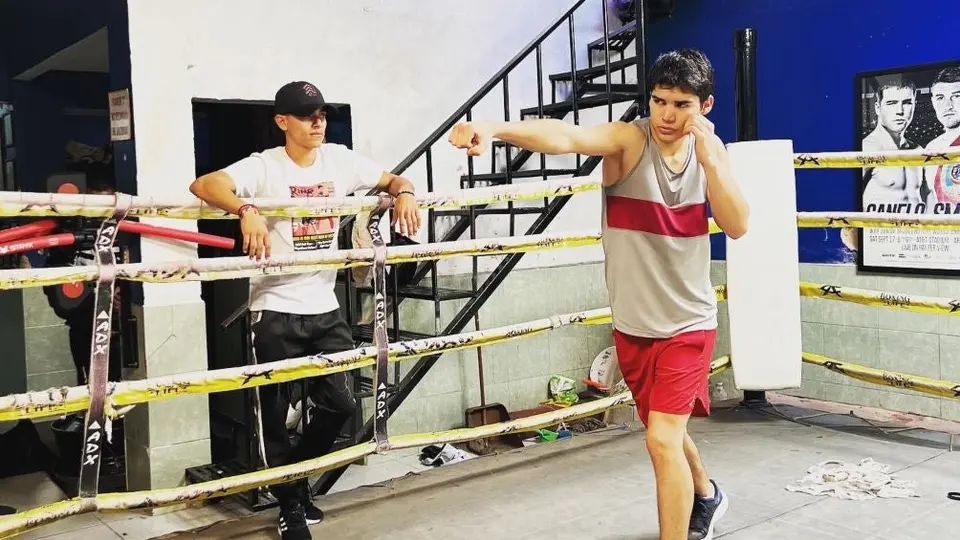 David 'El General' Cuéllar vence a Francisco 'Chico' Mendívil por decisión unánime