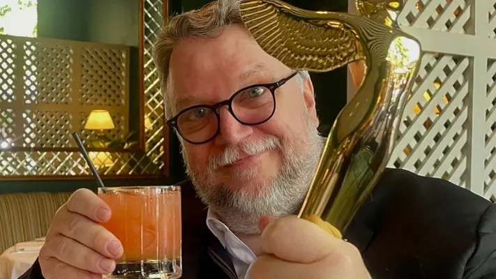 Guillermo del Toro: Nueva especie de luciérnaga fue nombrada en honor al cineasta