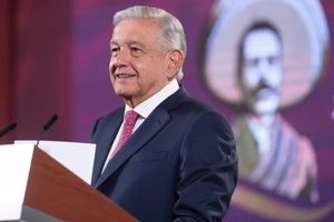 Clásico Mundial de Beisbol: AMLO llegó tarde a la mañanera por ver a México