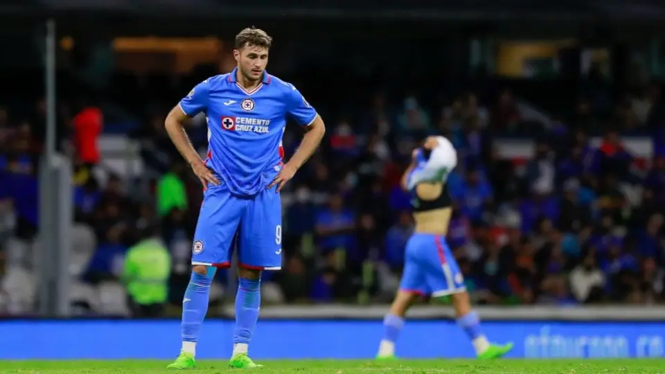 Santiago Giménez se confiesa: 'En Cruz Azul no me sentía importante'