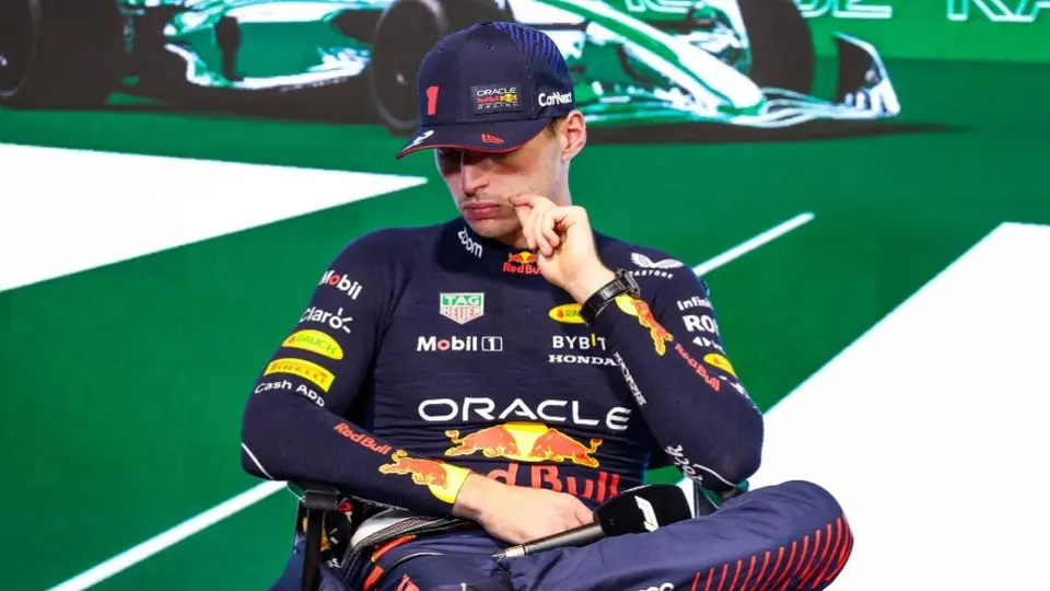 Checo Pérez reclamó a Verstappen por vuelta rápida: '¿No te dijeron que mantuvieras el ritmo?'