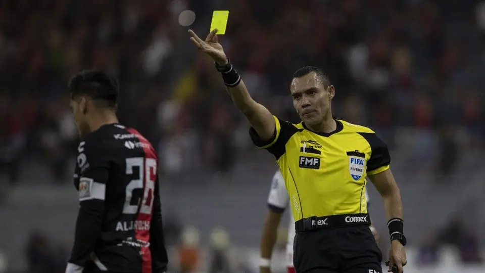 Afición del Atlas trollea a Chivas por polémico arbitraje y lanzan el hashtag #YaVan2