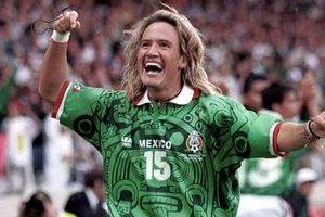 Luis 'Matador' Hernández presentó al cuarto pick de los Vaqueros de Dallas