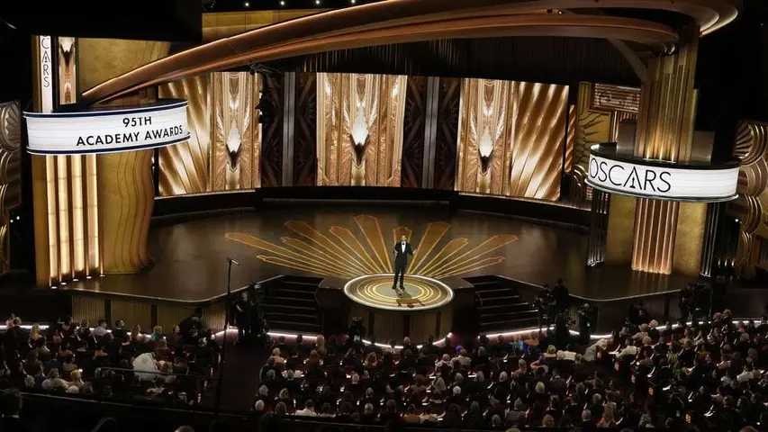 Las autoridades de Estados Unidos reforzaron la seguridad alrededor de la ceremonia de los Premios Oscar 2026 tras una advertencia preventiva del FBI. / AP