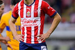 Chivas: Tienda departamental se adelanta y vende nueva playera del Rebaño