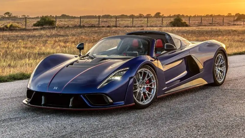 Los 12 autos que superan los 400 km por hora y que te harán sentir como piloto de F1