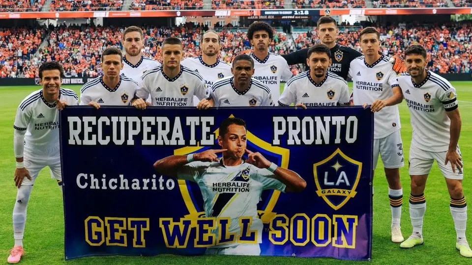 LA Galaxy dedica partido a Chicharito Hernández y le desean pronta recuperación
