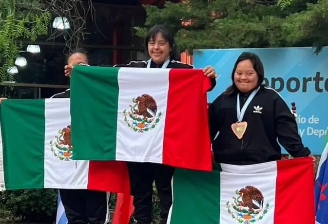 Atleta mexicana ganó oro en Francia; su familia está endeudada tras cubrir los gastos de su viaje