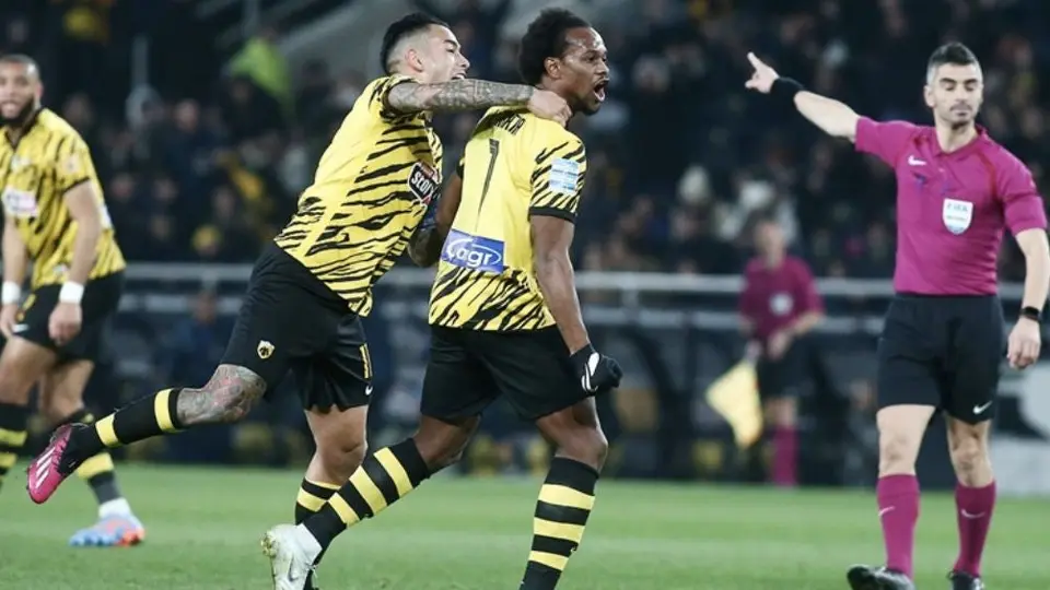 Orbelín Pineda jugó 65 minutos en la goleada del AEK ante el Levadiakos