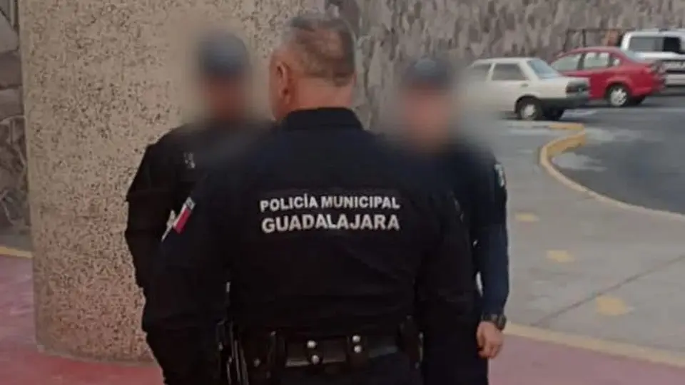 Video viral muestra abuso policial en Guadalajara contra hombre en situación de calle