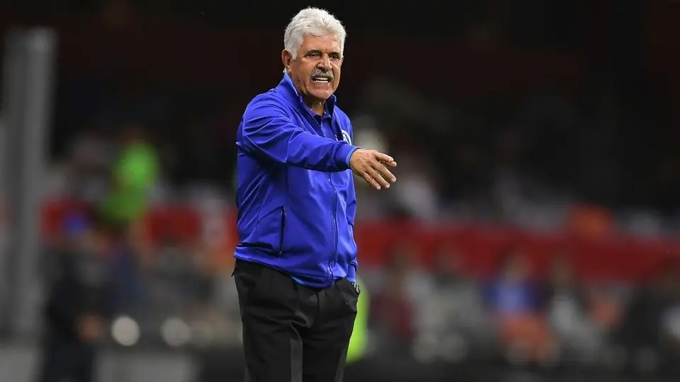 Tuca Ferretti bromeó sobre caso Ortiz-Larcamón: 'Debemos traer pistola para el próximo juego'