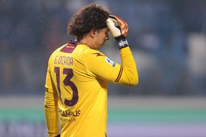 Guillermo Ochoa: Negocio de Memo sufrió asalto; ladrones robaron a clientela en 'Tortas Don Polo'