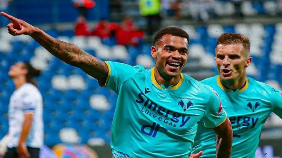 Hellas Verona vence a Spezia en el Spareggio y se mantiene en la Serie A
