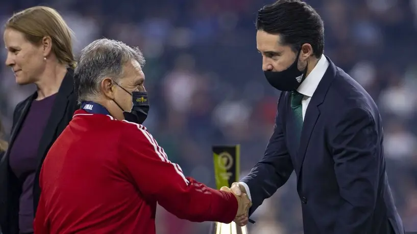 Selección Mexicana: Yon de Luisa afirmó que Martino decidió salir de frente en el Aeropuerto