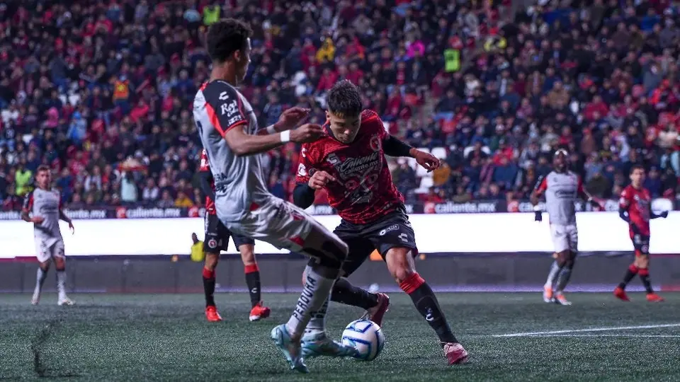 Xolos vino de atrás para rescatar el empate ante el Atlas