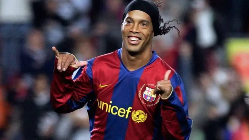Ronaldinho se reencuentra con Joan Laporta y Sandro Rosell
