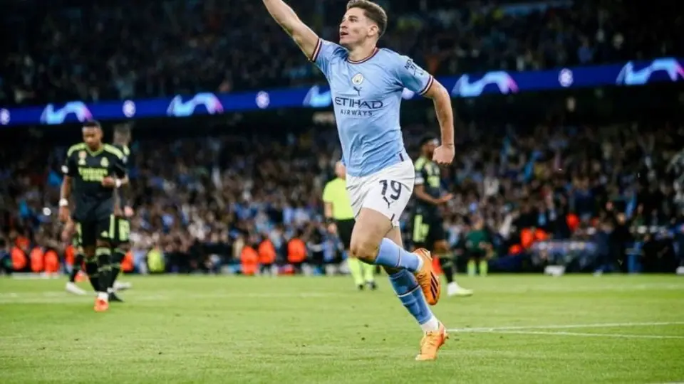 Julián Álvarez se une lista de jugadores que ganaron Mundial y Champions en la misma temporada