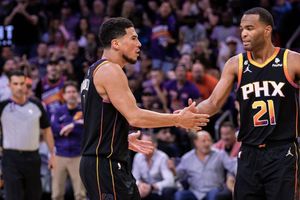 NBA: Phoenix Suns contiene a los Denver Nuggets y se ponen adelante en la serie