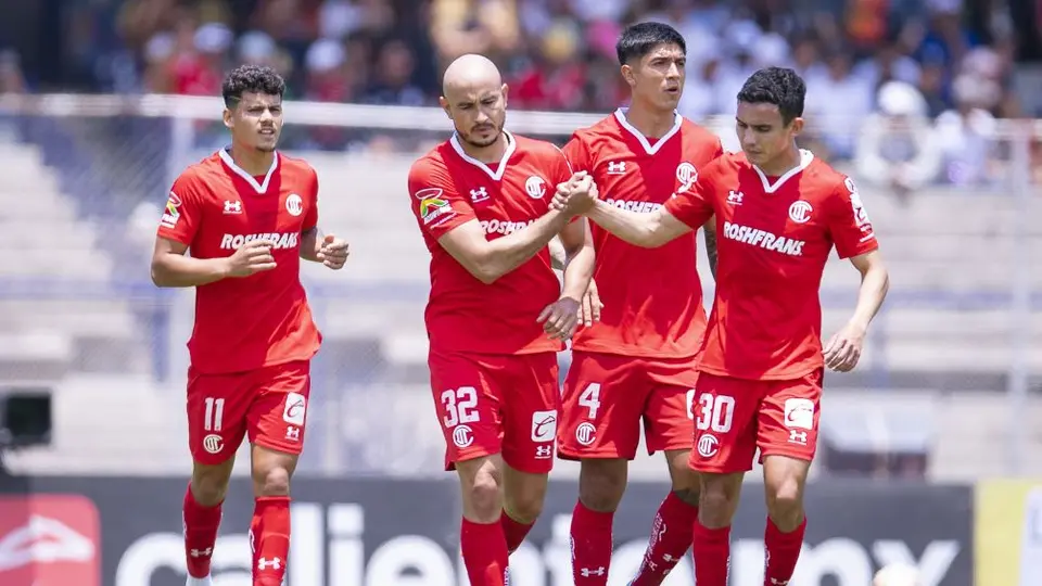 Carlos González al fin le pudo marcar a Pumas en el Estadio Olímpico Universitario