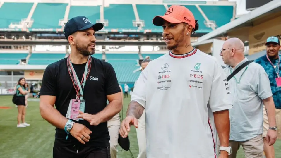 Kun Agüero se declara fan de Lewis Hamilton: 'No es fácil mantenerse en el alto nivel'
