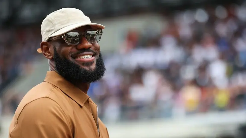 LeBron James, invitado de lujo en las 24 horas de Le Mans, dio el 'banderazo' de salida