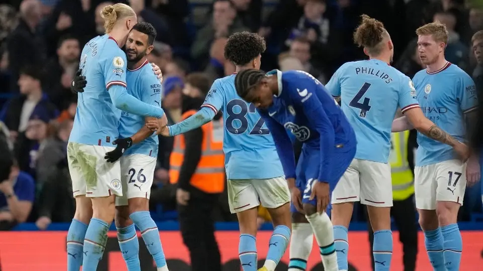 Manchester City: Venció al Chelsea con gol de Mahrez y acecha al Arsenal