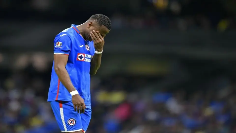 Cruz Azul: Michael Estrada rompe en llanto tras expulsión ante América
