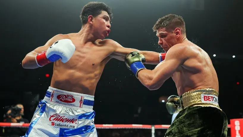 Jaime Munguía se impone ante Derevyanchenko por decisión unánime y mantiene su invicto
