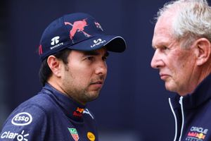 Helmut Marko sobre Checo: “Son tonterías. Su asiento nunca ha estado en peligro y no lo estará"