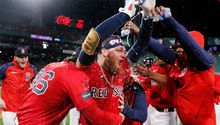 Alex Verdugo le da el triunfo a los Red Sox con un inusual imparable