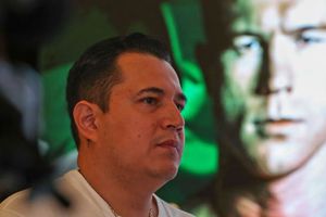 Eddy Reynoso: "Canelo quiere sacarse la espina con Bivol. Sabemos que es una pelea complicada"