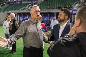 Ricardo Salinas Pliego presumió carritos de golf que le comprarán jugadores del Mazatlán