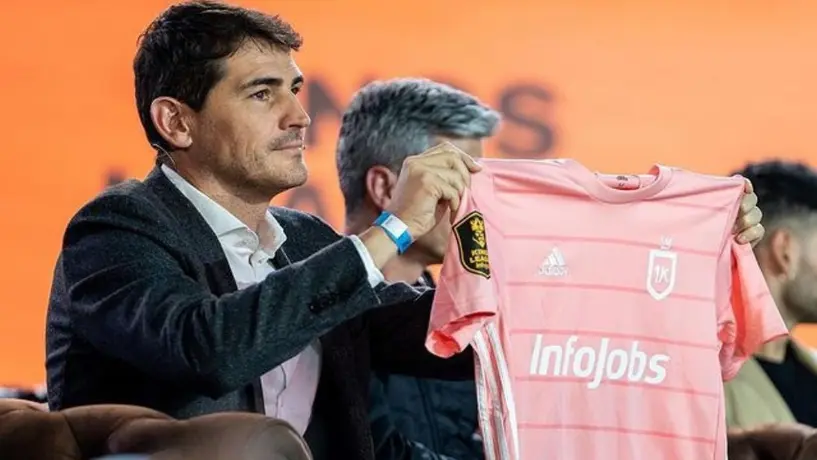 Iker Casillas anda contratando para su equipo en Kings League
