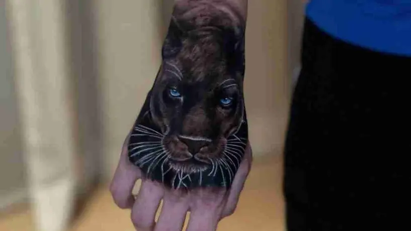 Gerardo Arteaga presumió su nuevo tatuaje al estilo Black Panther