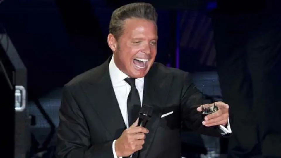 Luis Miguel: Le gusta el futbol y anotar goles... 'siempre de delantero'