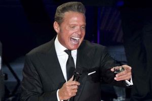 Luis Miguel: Le gusta el futbol y anotar goles... 'siempre de delantero'