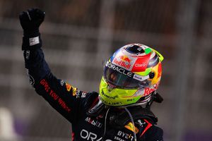Checo Pérez lanza dinámica para diseñar su casco que usará en el Gran Premio de México