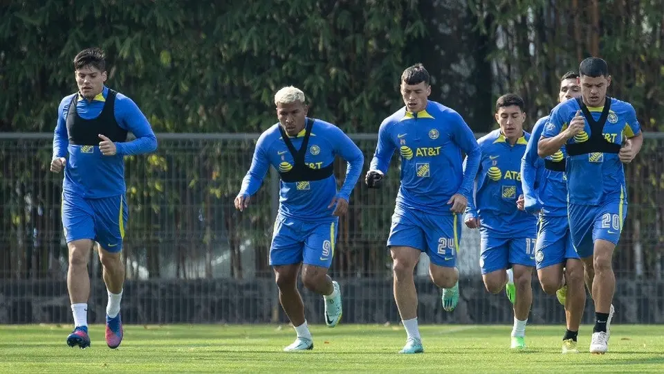 América: Álvaro Fidalgo, ausente en entrenamiento; Roger Martínez regresó con el grupo