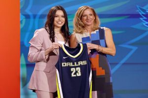 Lou López Sénéchal, primera mexicana en ser seleccionada en el Draft de la WNBA