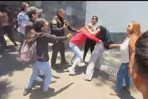 Jóvenes protagonizan pelea a las afueras de La Noria